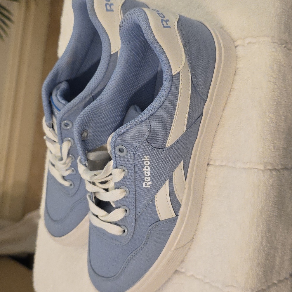 Reebok Light Blue and White Casual Shoes - Picture 4 of 5